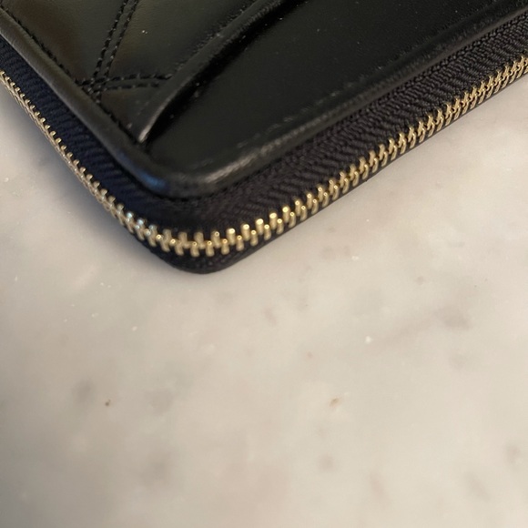 Tory Burch Black Quilted Wallet - Picture 6 of 7